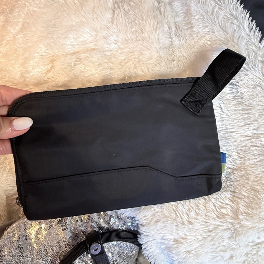 Commuter backpack that I purchased for one of my assignments. - Picture 5 of 6